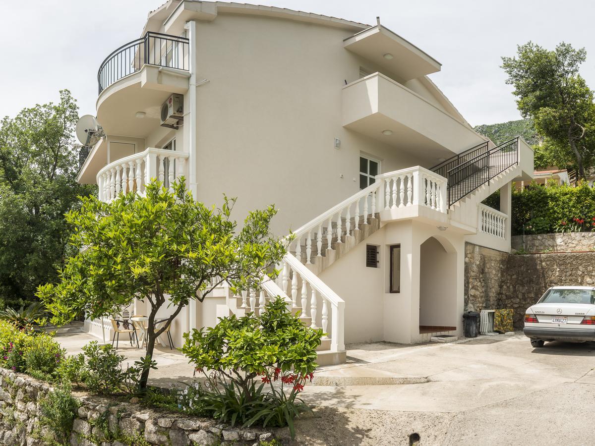Apartments Villa Radonic Donji Morinj Exterior photo